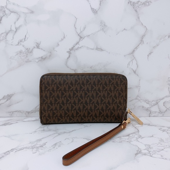 Michael Kors JST Medium Carryall Tote Set - Picture 14 of 14